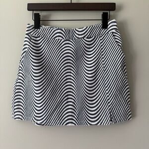 ALTAR’D STATE RETRO SWIRL WAVY PRINT DENIM SKIRT SIZE MEDIUM EUC